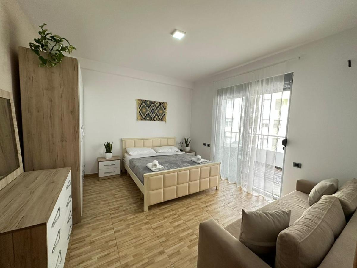 Trea - Despacito Port Side Apartment